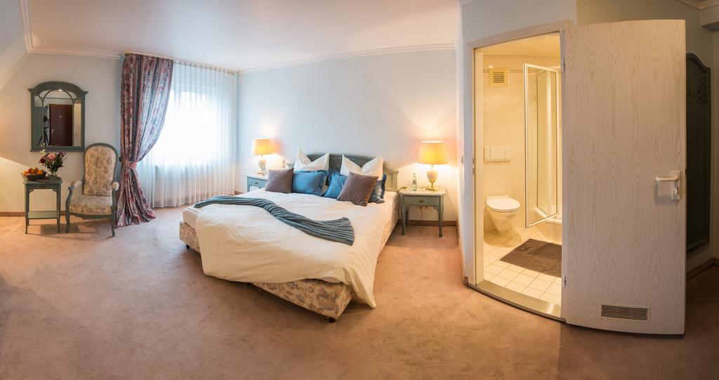 Hotel & Restaurant Zum Vater Rhein Monheim am Rhein Rum bild